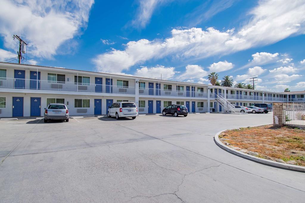 Motel 6-San Bernardino, Ca - Downtown Exterior foto